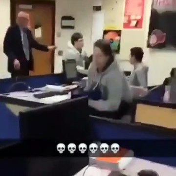 Ce lycéen devient fou et casse tout en classe