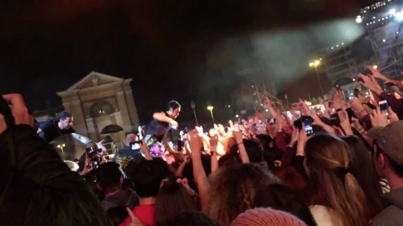 Concerto del Primo Maggio 2018 a Roma, Cosmo fa stage diving