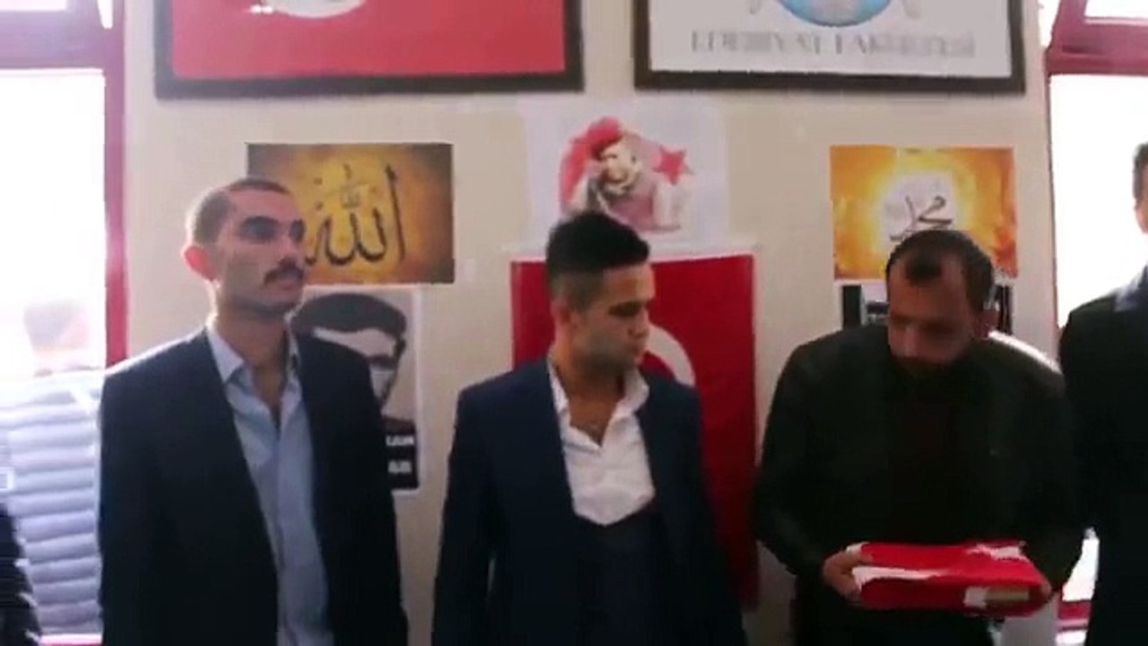 ülkücü reisin üniversite kantinindeki konuşması