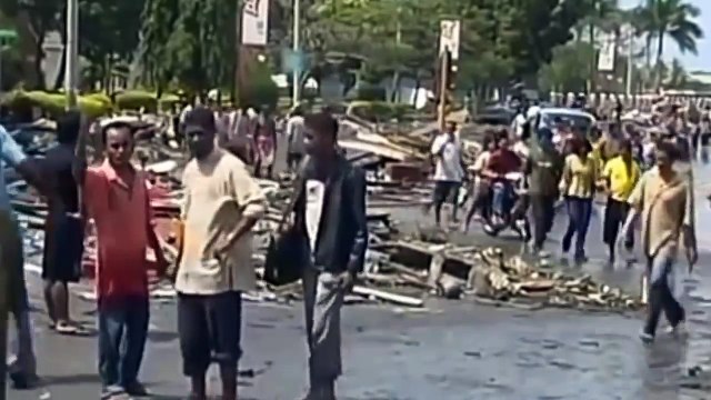 Lagu dalam tangisan, tsunami Aceh 26 des 2004 guncangan yang dahsyat Aceh menangis