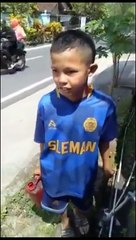 Anak yatim di guyur  oli bekas karena curi onerdil bekas