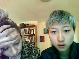 காதலியுடன் தெருவோரம் வசிக்கும் ஜாக்கி சான் மகள்-வீடியோ