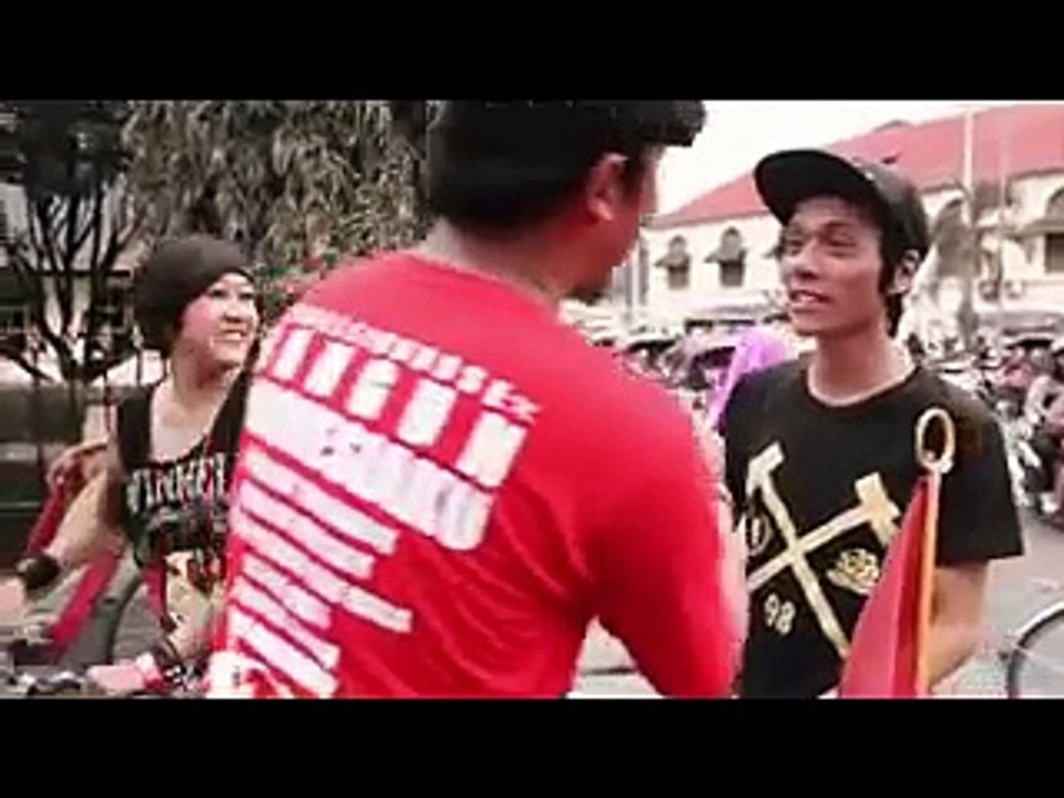 Rebellion Rose Feat. Miskin Porno - Bangun Indonesiaku - Video Klip