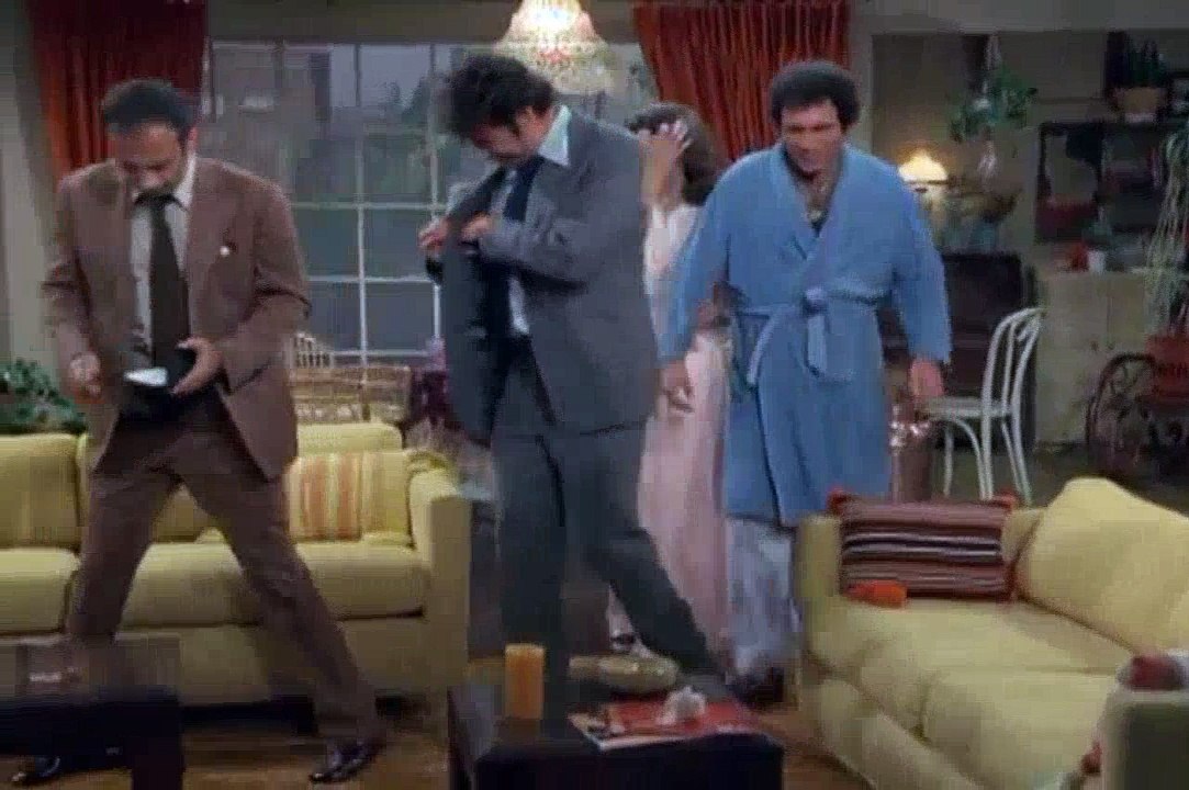Rhoda S02E01 - Kiss Your Epaulets Goodbye