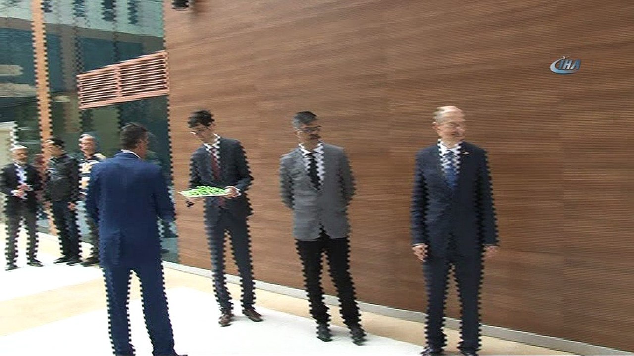 Fatih'in yeni Belediye Başkanı Hasan Suver, vatandaşları kapıda karşıladı