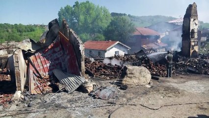 Kastamonu'da 7 ev yandı (2)