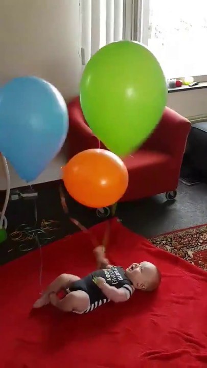 How to keep your baby entertained for hours...