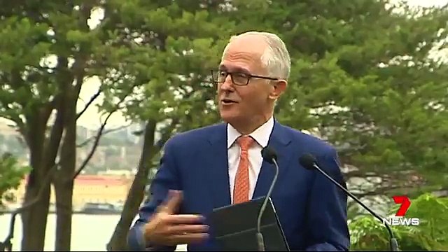 Lors de sa visite officielle en Australie, Macron fait un laspus sur la femme du Premier ministre ce qui amuse les australiens - Regardez