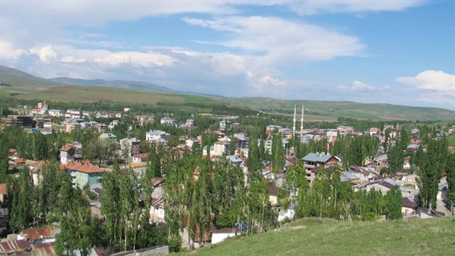 Sivas Valisi'nden Köyüne Dönmek İsteyene Arsa