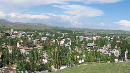 Sivas Valisi'nden Köyüne Dönmek İsteyene Arsa