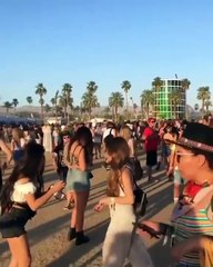 Descargar video: Coachella, festival du téléphone portable