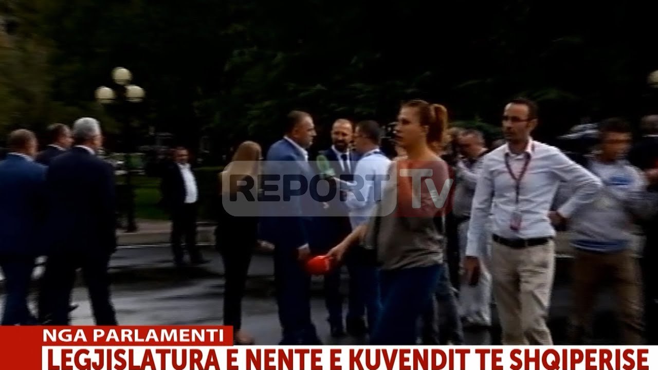 Report TV - Flet deputetja më e re, Reme Lala: Emocionuese, do u shërbej dibranëve