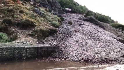 Rrëshqitje masive inertesh në rrugën e Llogarasë - Top Channel Albania - News - Lajme