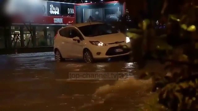 Përmbytjet, viktima e të zhdukur në Livorno - Top Channel Albania - News - Lajme