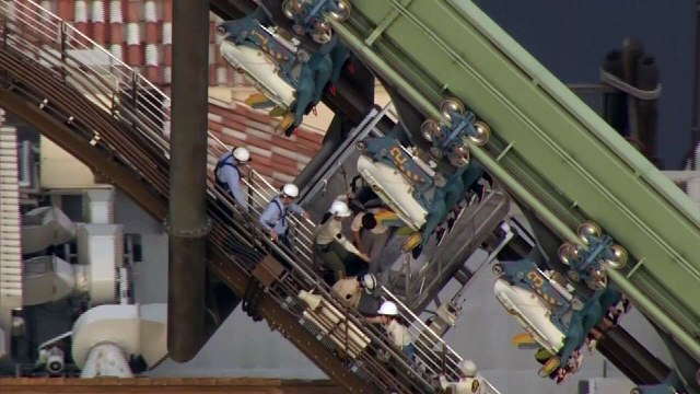 Passengers left hanging after ride stops suddenly