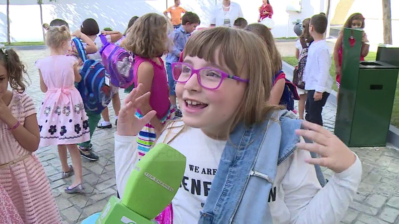 Viti i ri shkollor, 33 mijë nxënës për herë të parë në banka - Top Channel Albania - News - Lajme