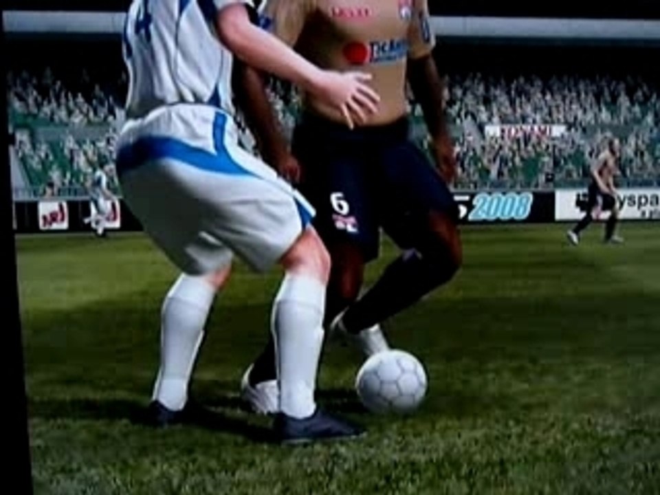 but de Romaric sur une trivela (pes2008)