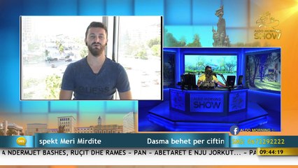 下载视频: Aldo Morning Show/ I kerkon gruas qe te lahet, plas sherri mes çiftit ne Vlore (13.09.17)