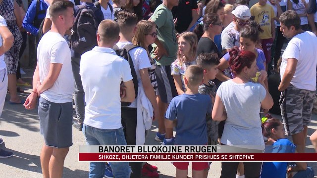 Shkozë, dhjetëra familje protestë kundër prishjes së shtëpive - News, Lajme - Vizion Plus