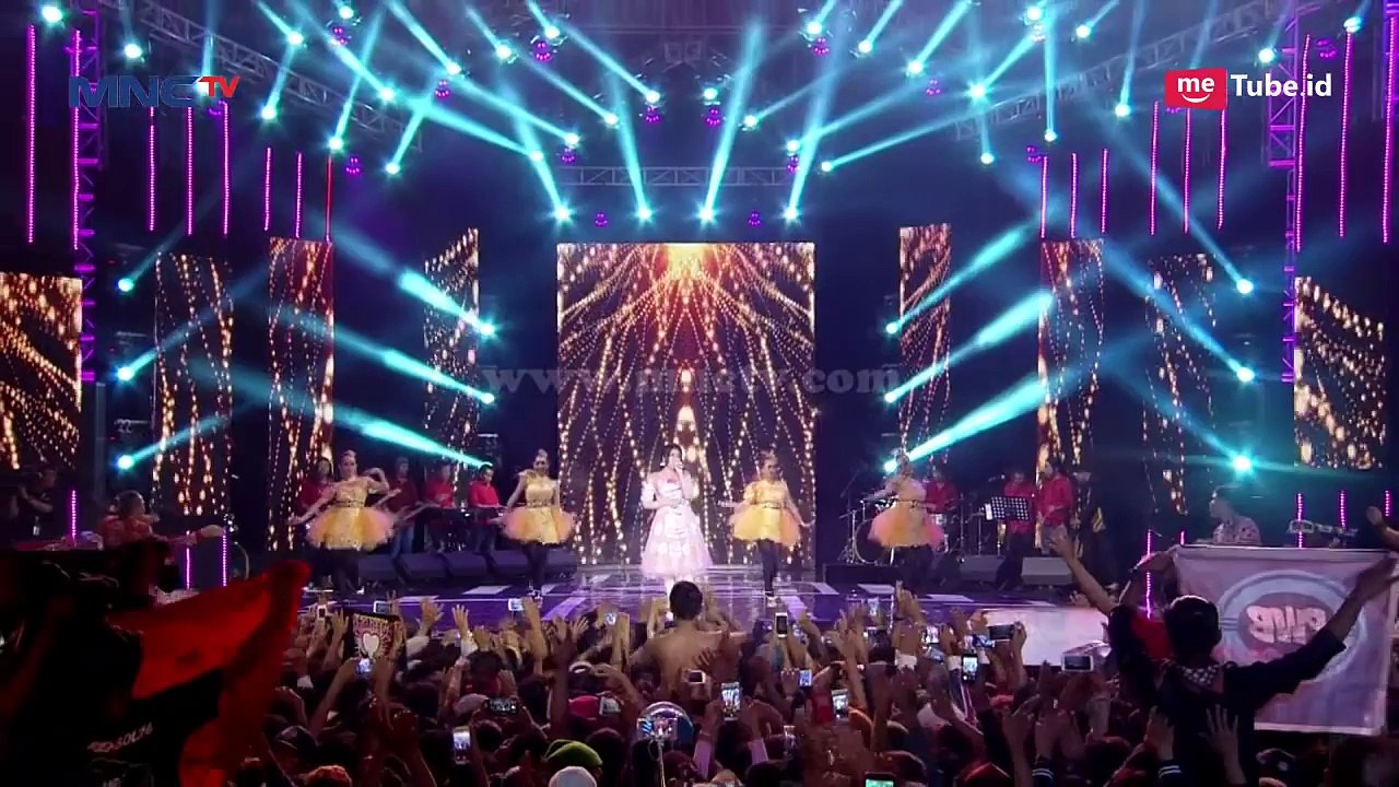 Via Vallen Cantik Banget Pas Nyanyi SURAT CINTA UNTUK STARLA - Road To Kilau Raya (21-1)