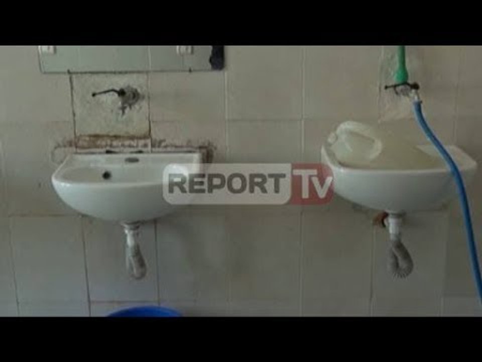 Report TV - Shkollat pa kushte higjienike në Le...