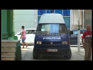 Ora News - Fier, 29 vjeçarja bie nga ballkoni i katit të tretë