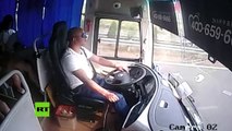 FUERTES IMÁGENES_ Autobús vuelca en un aparatoso accidente en China