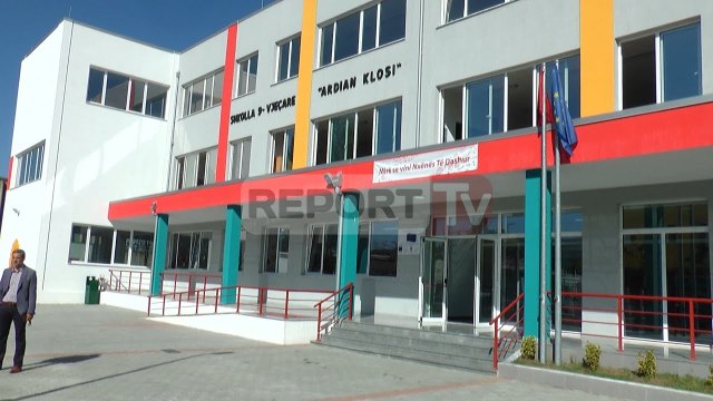Report TV - Përurohet shkolla “Ardian Klosi”, Veliaj: Fitimtarë në betejën për dije