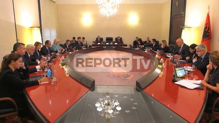 Скачать видео: Report TV - FMN zbarkon sërish në Tiranë, drejt një marrëveshjeje të re?