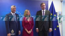 MOGHERINI TAKOHET ME THAÇIN DHE VUÇIÇ - News, Lajme - Kanali 8