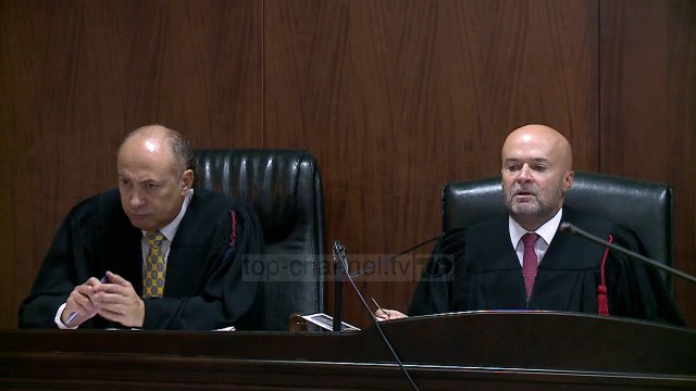 Hajdutët e bankës nuk pranojnë akuzën - Top Channel Albania - News - Lajme