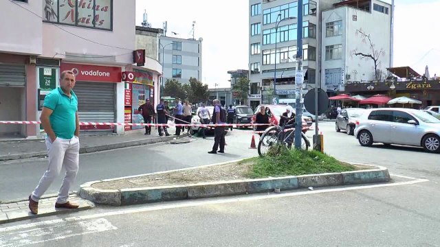 20-vjeçari plagos me thikë policin - Top Channel Albania - News - Lajme