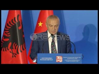 Ora News - "Qeverisja e Kinës", libri i presidentit kinez përkthehet në shqip