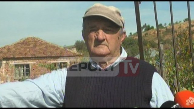 Report TV - Krim horror në Pogradec, burri vret gruan me sqepar dhe thikë