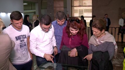 Ekspozitë me koleksionin e vulave shtetërore - Top Channel Albania - News - Lajme