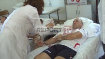 Report TV - Efektivët e Gardës së Republikës dhurojnë gjak për të sëmurët