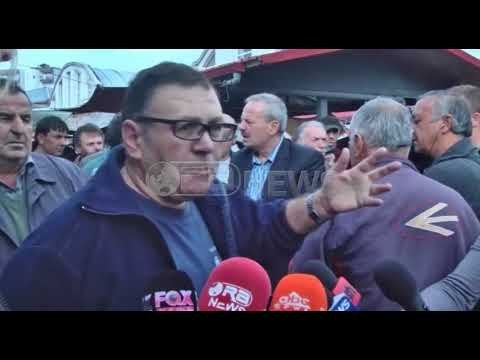 Ora News – Korçë, tregtarët në protestë pas largimit nga markata