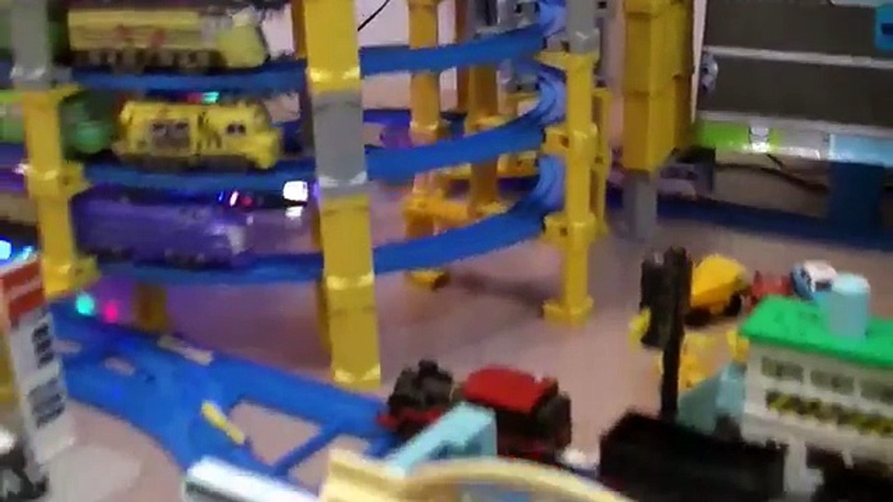 hračka lokomotiva】hračky vláčky Chuggington Motorizovaný Hanzo 00992 cz