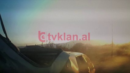 Video/ Shihni se si përplasen dy makina në rrugën Vorë- Fushë Krujë