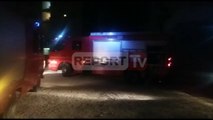 Report TV - Vlorë, zjarr në një garazh pranë ish-SHIK-ut, digjen disa makina