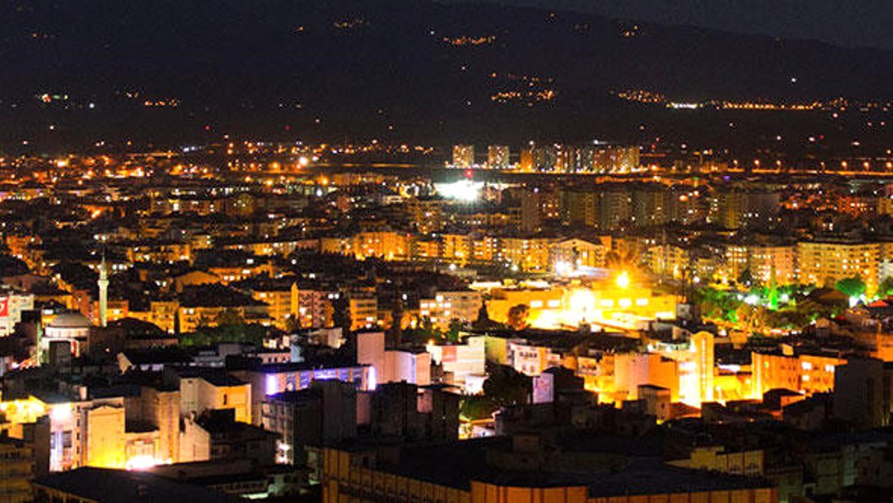 Aydın'da Gece Yarısı Tüm Şehri Çürük Yumurta Kokusu Sardı, İnsanlar Nefes Almakta Zorlandı