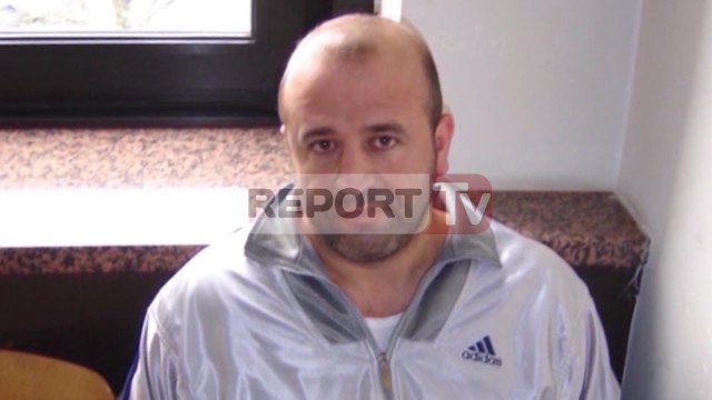 Report TV - U kap me mikun e Lul Berishës Nderjaku: Armën e kam me leje