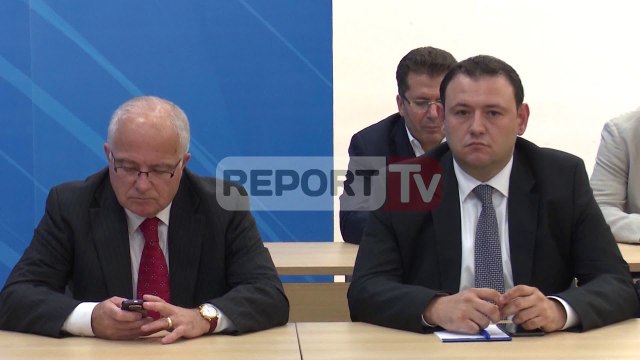 Report TV - Kriza në PD, Basha rrëzon platformën e rebelëve