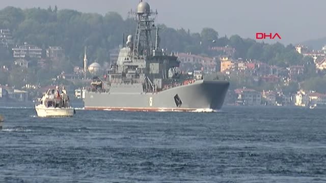 Rus Savaş Gemisi İstanbul Boğazı'ndan Geçti