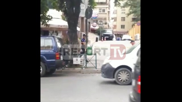 Report TV - Tiranë,valixhe e dyshimtë pranë Ambasadës së SHBA