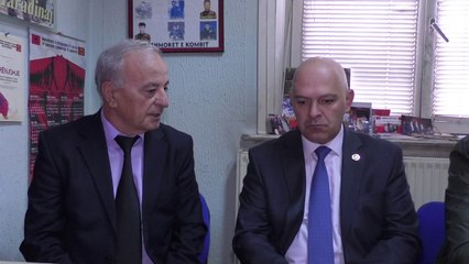 Скачать видео: Ardian Gjini takohet me pjestarë të OVL- UÇK - së - Lajme