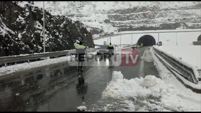 Report TV - Nisin reshjet e borës, zbardhet veriu e verilindja e vendit