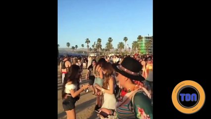 À Coachella, personne ne lâche son téléphone portable