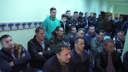 Ardian Gjini takohet me banorët e fshatit Nec - Lajme