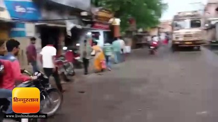Adityapur: Tree falls on road after heavy storm
